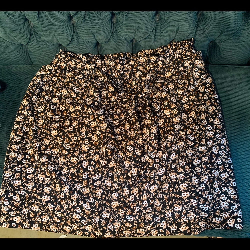 Cato skirt with belt